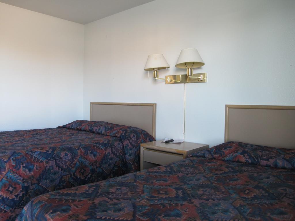 Economy Inn Ontario Cameră foto
