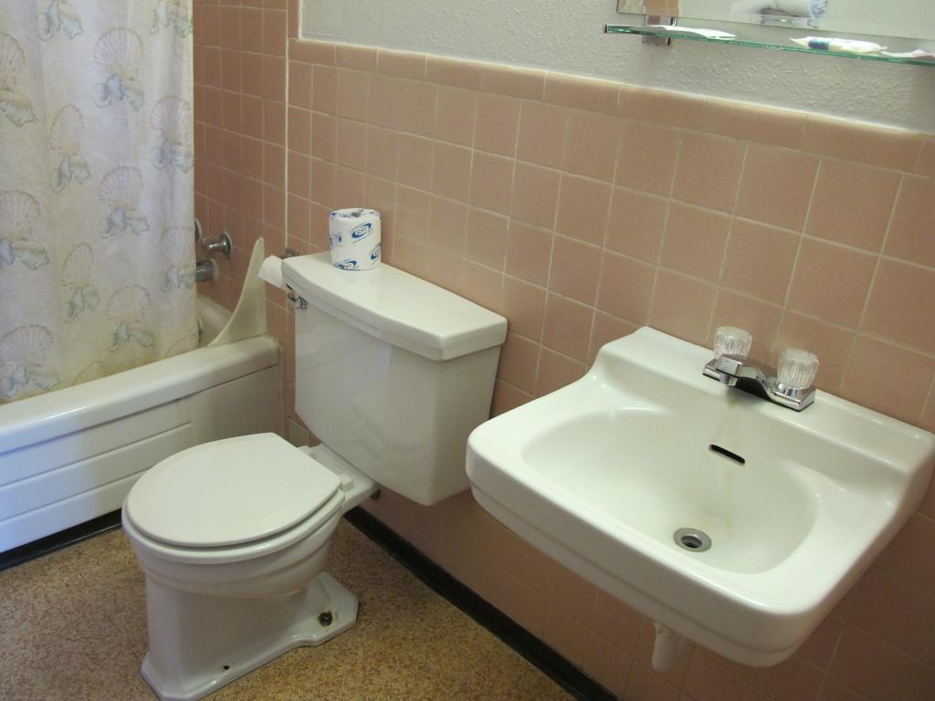 Economy Inn Ontario Cameră foto